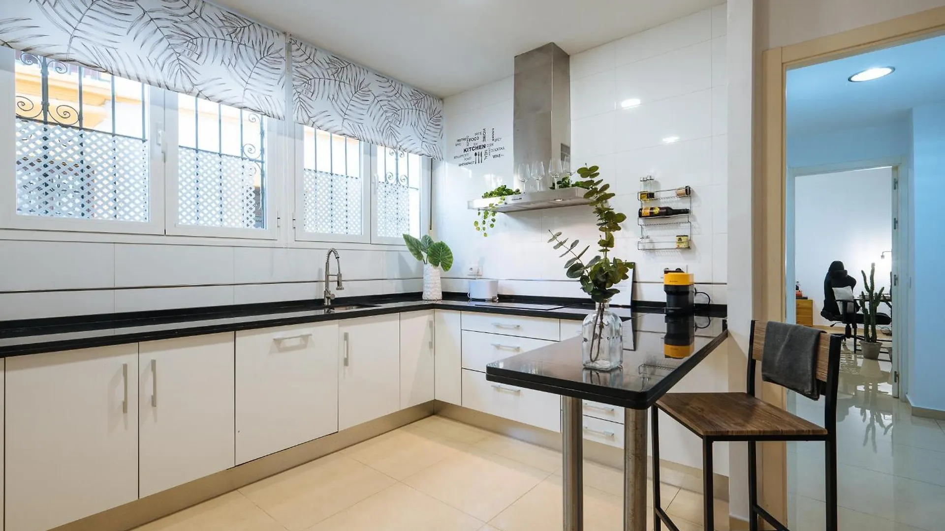 Homestay Elegant Interior Room In Sevilla Centre