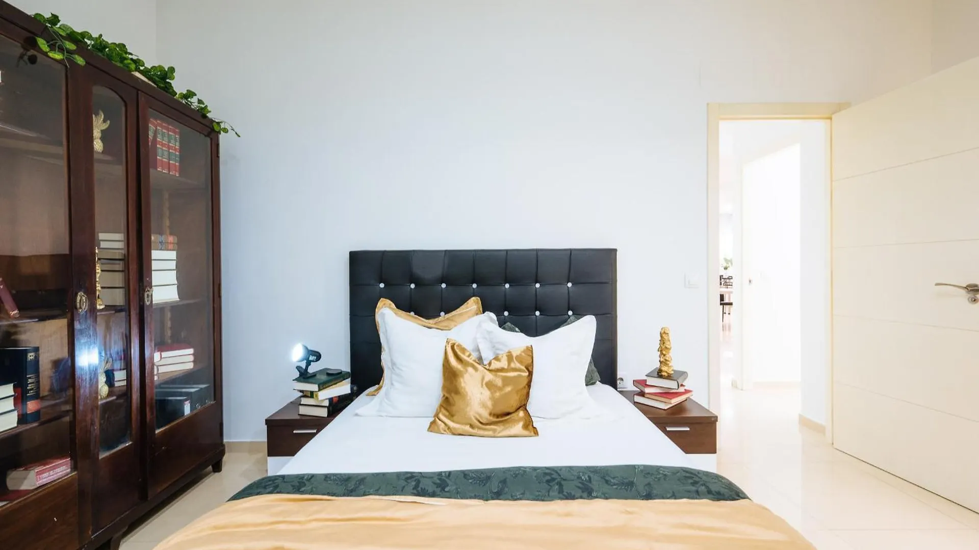 Homestay Elegant Interior Room In Sevilla Centre