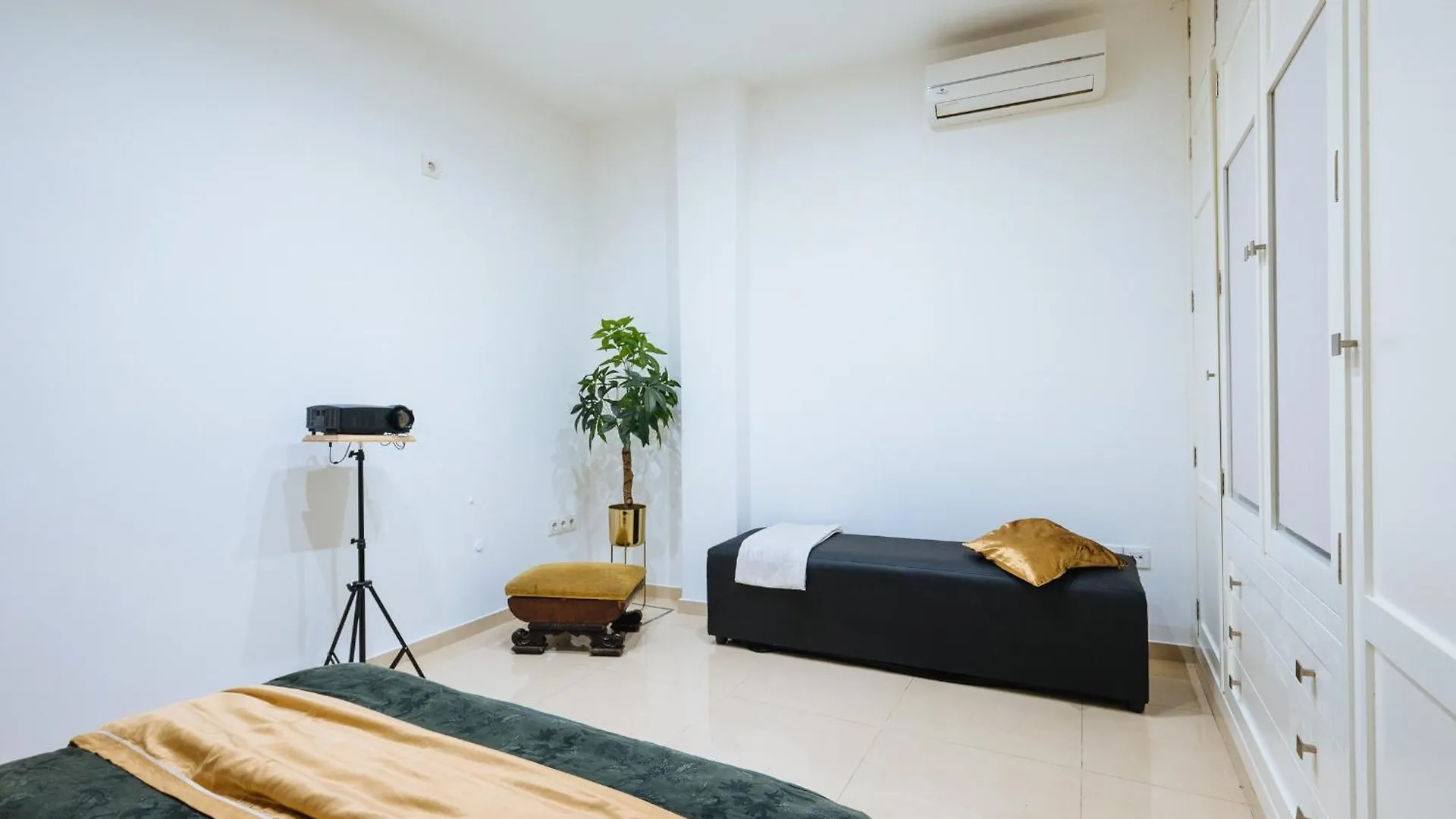 Elegant Interior Room In Sevilla Centre 0*, Seville Spain