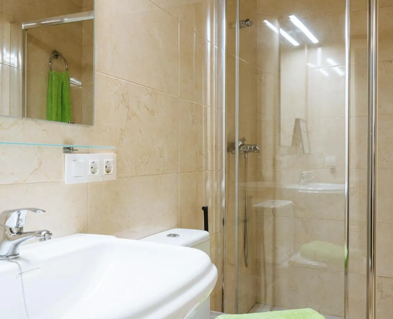 Elegant Interior Room In Sevilla Centre