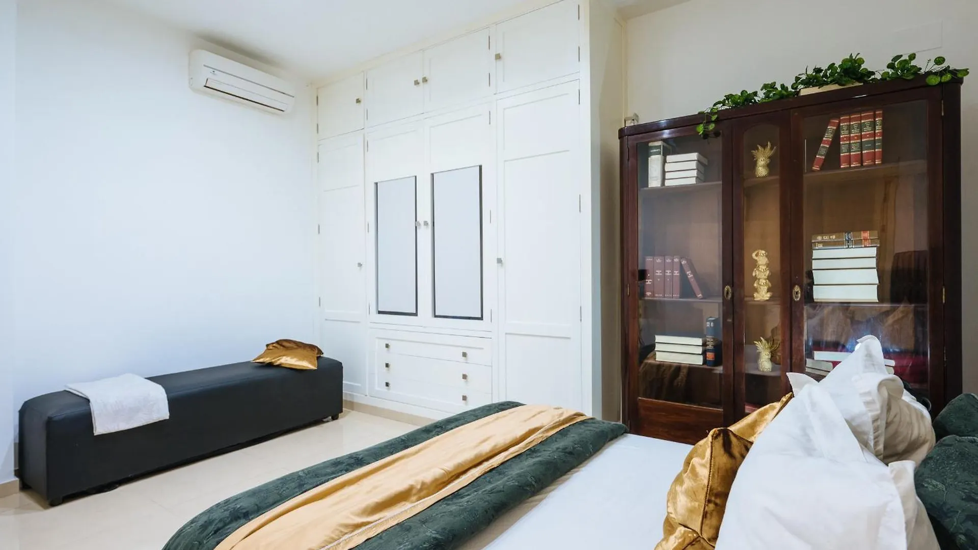 Homestay Elegant Interior Room In Sevilla Centre