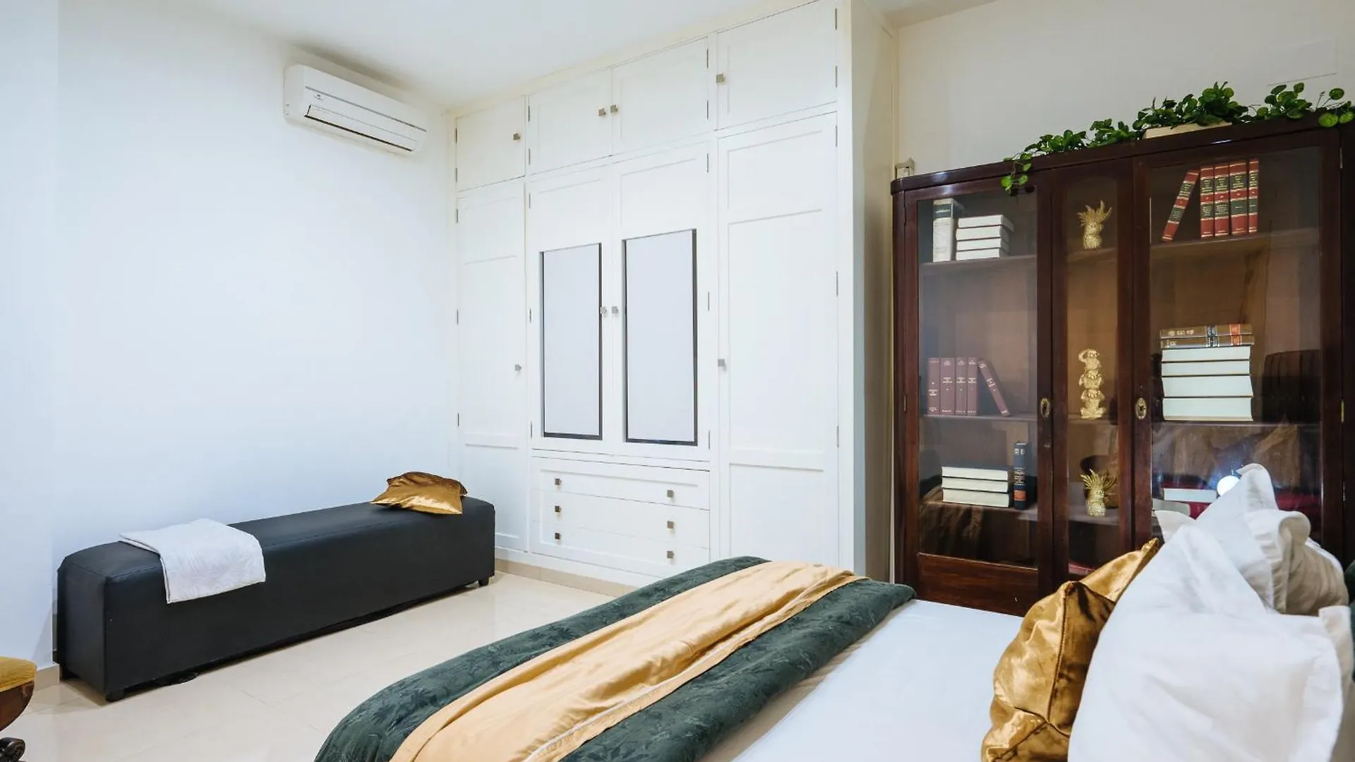 Elegant Interior Room In Sevilla Centre 0*, Seville