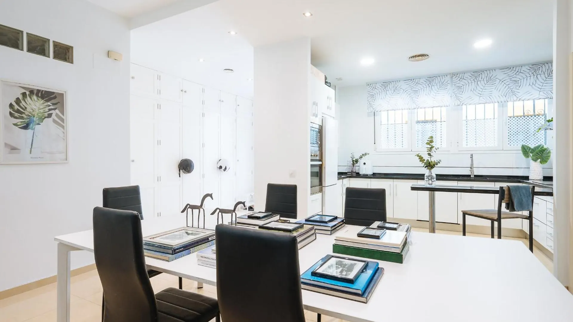 Homestay Elegant Interior Room In Sevilla Centre Spain