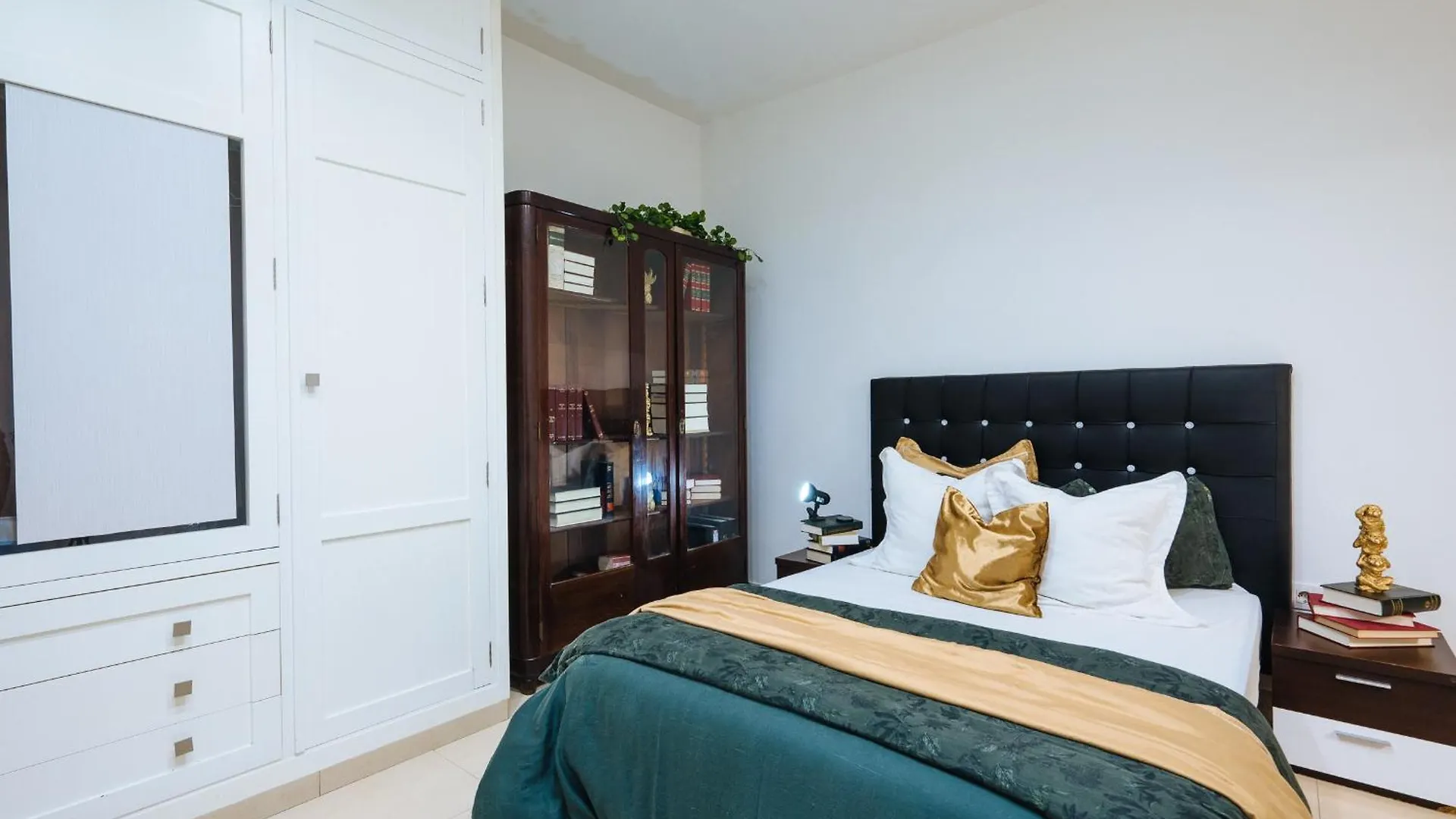 Homestay Elegant Interior Room In Sevilla Centre